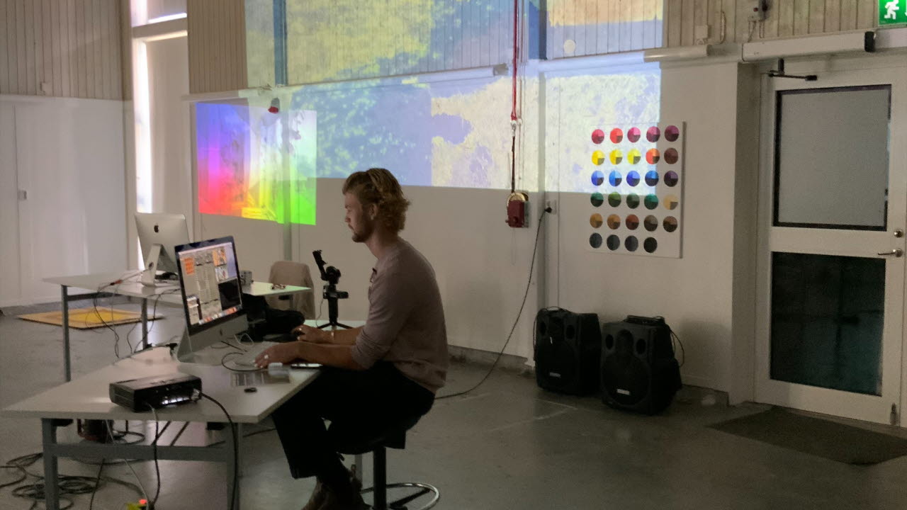 {"X":0.0,"Y":0.0,"Width":1.0,"Height":1.0}