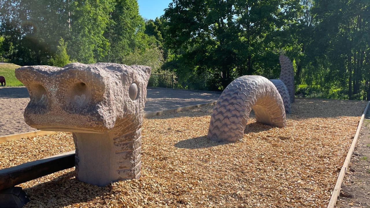 Stendrake i bohusgranit - konstnär: Lolo Funck